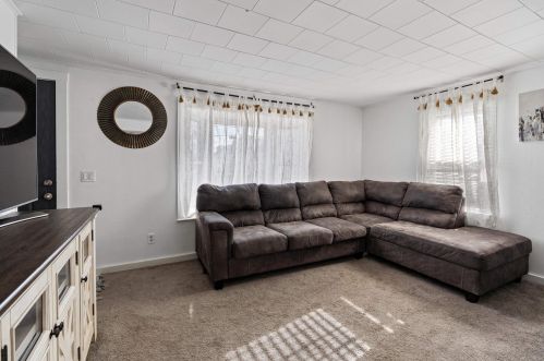 15 Sawyer St, Nashua NH  03060-3740 exterior