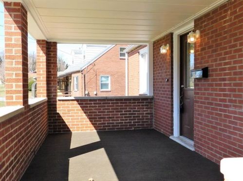 604 Birch St, Jeannette, PA 15644-2803
