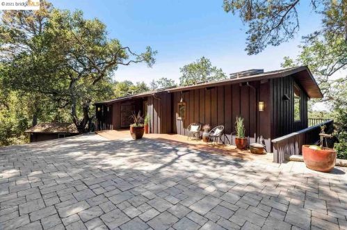 25566 Fernhill Dr, Los Altos CA  94024-6302 exterior