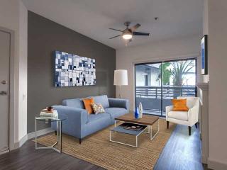 4440 Sepulveda Blvd, Van Nuys CA  91403-3903 exterior