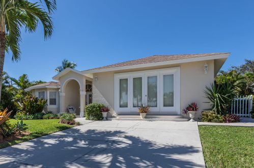 708 Seagrape Dr, Marco Island, FL 34145-5732