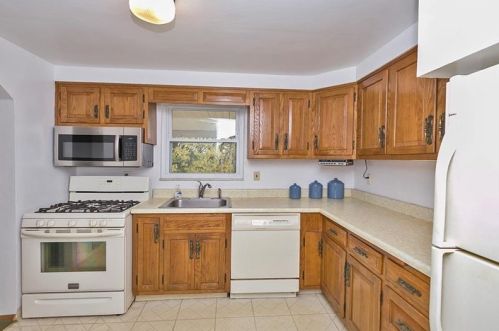 704 Valemont Dr, Verona PA  15147-2641 exterior