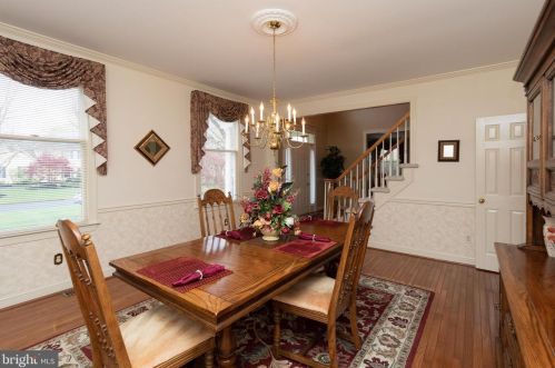 718 Meadowcreek Cir, Prospectville PA 19002-2074 exterior