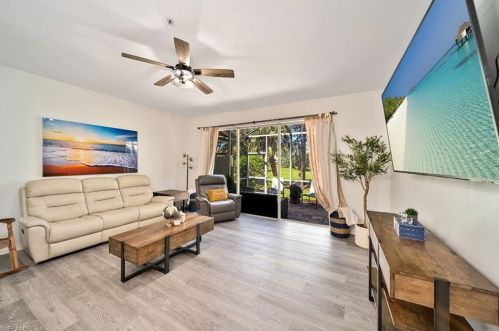 816 Hampton Cir, Naples, FL 34105-4825