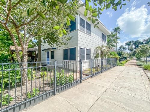 1224 Sealy St, Galveston, TX 77550-5099