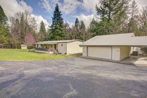 2751 Russell Rd, Merlin, OR 97532-9764