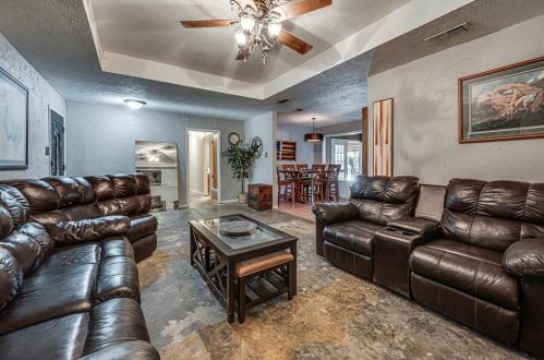 110 Chieftain Dr, Waxahachie TX  75165-1503 exterior