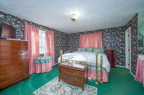 1417 Breakneck Rd, Connellsville PA  15425-6510 exterior