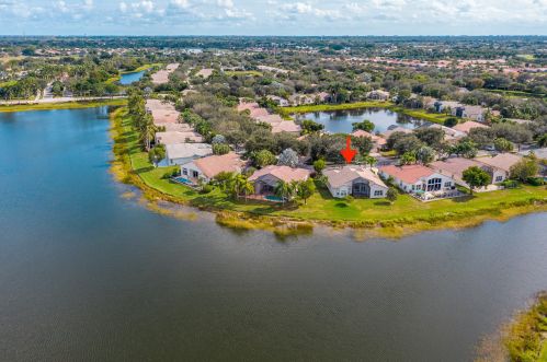 6810 Fiji Cir, Boynton Beach FL  33437-7022 exterior