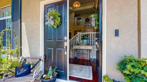 28471 Nicholas Cir, Santa Clarita, CA 91350-3833