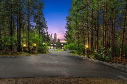 12626 Baccarat Ct, Grass Valley, CA 95945-8467