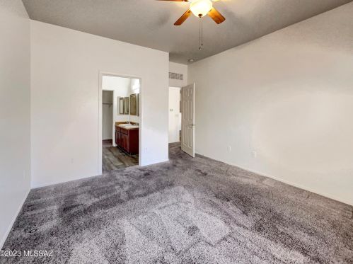 6609 Giuliani Ave, Tucson, AZ 85757-6841