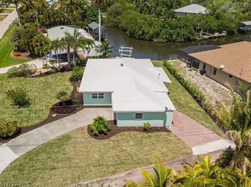 2704 Sanibel Blvd, Saint James City FL  33956-2232 exterior