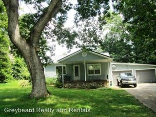 206 Mountain St, Black Mountain, NC 28711-3016