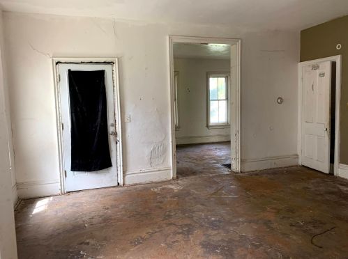 309 Boston St, Sugar Grove Lake, OH 44833-2507