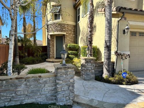 17769 Cape Jasmine Rd, Santa Clarita CA  91387-3817 exterior