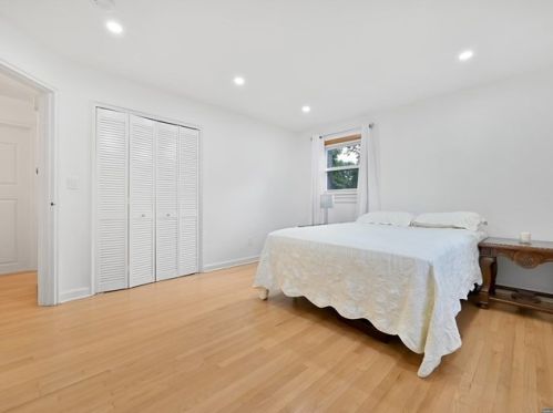 320 Monmouth Ave, N Milford NJ  07646-2025 exterior