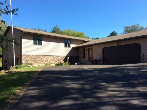 1069 Hunter Rdg, Hudson WI  exterior