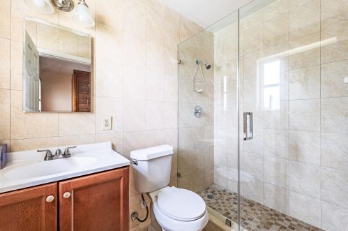 60 Olive Dr, Hialeah FL  33010-5212 exterior