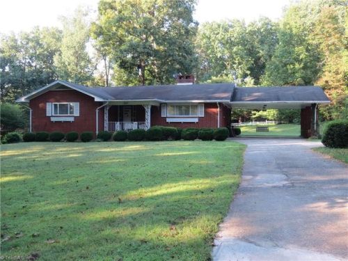 1117 Larkwood Dr, Reidsville, NC 27320-6021