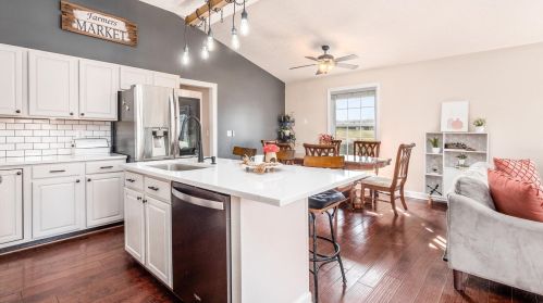 21 Buckeye Blvd, Pataskala OH  43062-8465 exterior