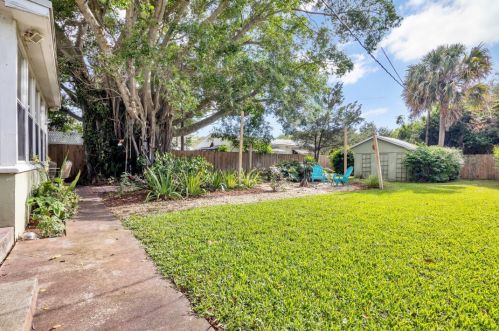 1214 2nd St, West Palm Beach, FL 33404-7206