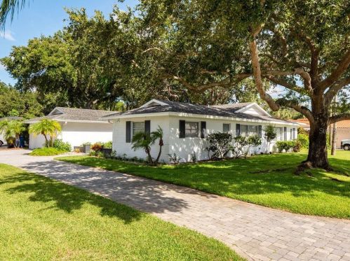 8296 33rd Ave, Saint Petersburg FL  33710-2218 exterior