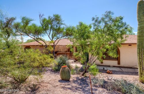4421 Camino Gacela, Tucson AZ  85718-6807 exterior