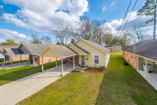 3260 Adams St, Baker, LA 70714-2804