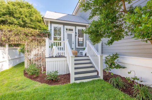 514 Ferry St, Mount Pleasant SC  29464-4719 exterior
