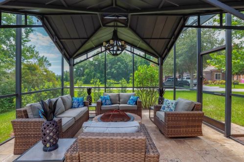 19401 Sweet Grass Way, Lutz FL  33558-5016 exterior