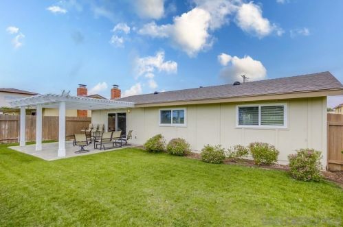 6738 Dennison St, San Diego CA 92122-2431 exterior