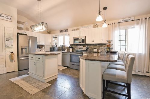 43 Madeline Rd, Panamoka NY  11961-2943 exterior