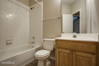 1406 Stella Dr, Lewisville TX  75067-4257 exterior