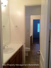 15736 Saint Clement Way, Bakersfield CA  93314-6704 exterior