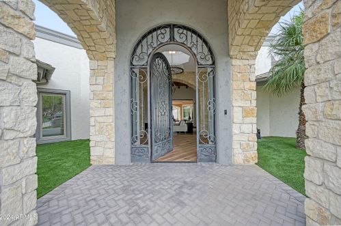 8731 65th St, Scottsdale AZ 85253-4336 exterior