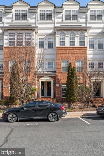 14576 Marlow St, Gainesville, VA 20155-4055