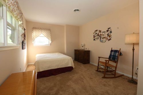 16 Gilbert Dr, Hyde Park NY  12538-2404 exterior
