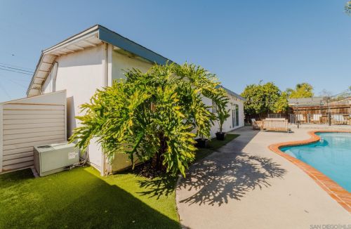 1122 Ivy St, Escondido CA  92026-3031 exterior