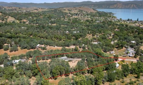 675 Starr Dust Ct, Lakeport CA  95453-6976 exterior