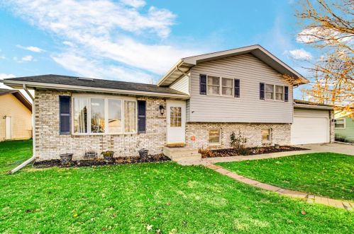 7520 Johnson St, Gary, IN 46410-4600