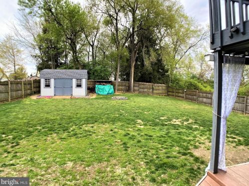 381 Lake St, Ephrata PA  17522-2456 exterior