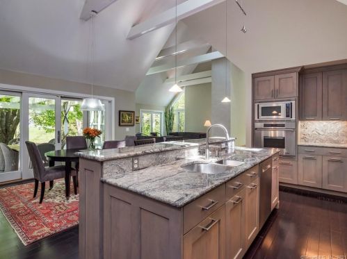 80 Ingham Hill Rd, Essex CT  06426-1507 exterior