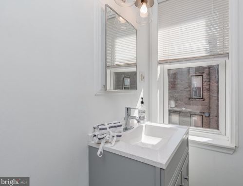 307 Hunter St, Gloucester NJ  08030-2016 exterior