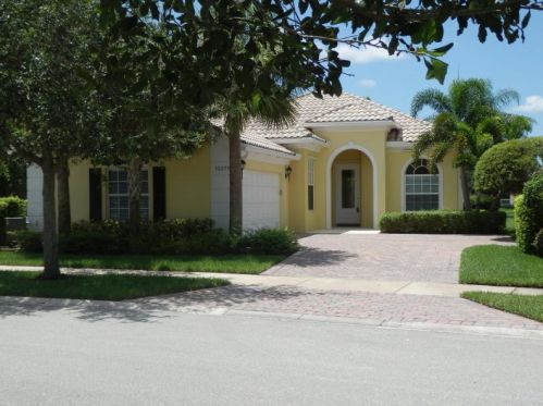 12271 Keating Dr, Fort Pierce, FL 34987-1905