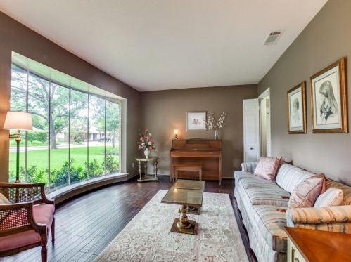 7268 Fernmeadow Dr, Dallas TX  75248-5605 exterior