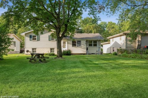1645 Tulip Ln, Hammond, IN 46321-3220