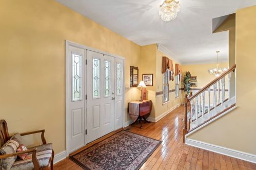 540 Bluegrass Dr, Canonsburg, PA 15317-4949