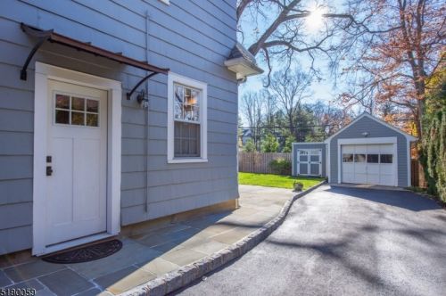 75 Valley View Dr, Morristown NJ  07960-5615 exterior