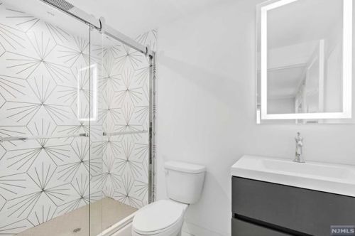 59 Lawton Ave, Cliffside Park NJ  07010-3023 exterior